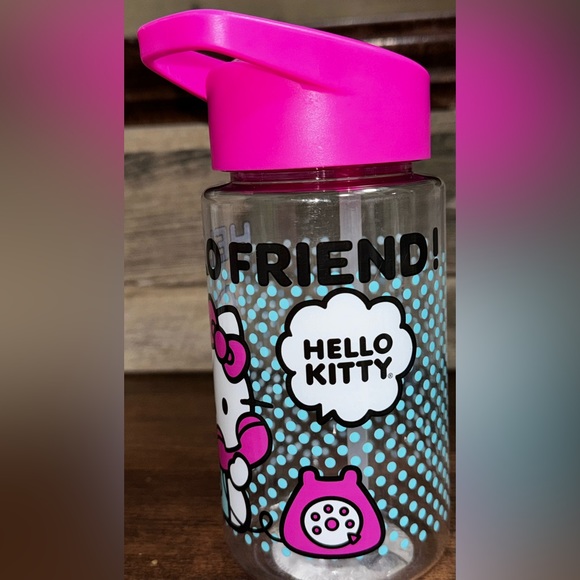 Hello Kitty plastic water 14 oz -NEW - Picture 2 of 6